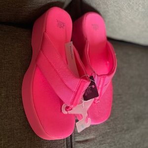 Wild Fable pink sandals